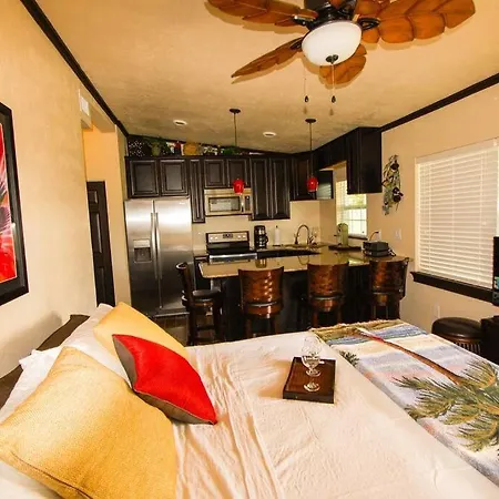 Tahitian Cottage - Heated Pool Walk To The Beach Cocoa Beach Exterior photo